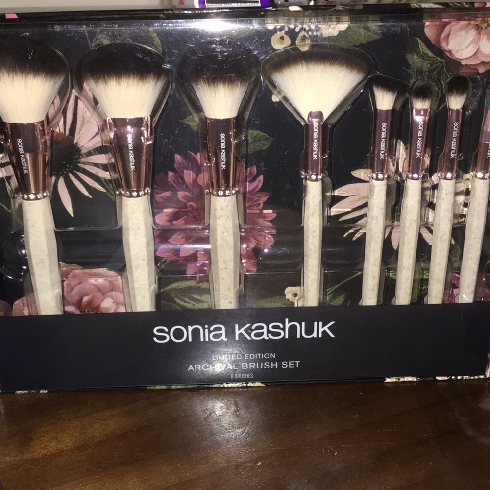 NEW Sonia Kashuk limited edition 8 piece brush set